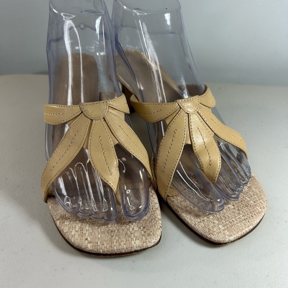 Madeline leather slide in thong heels size 8 - Picture 5 of 7